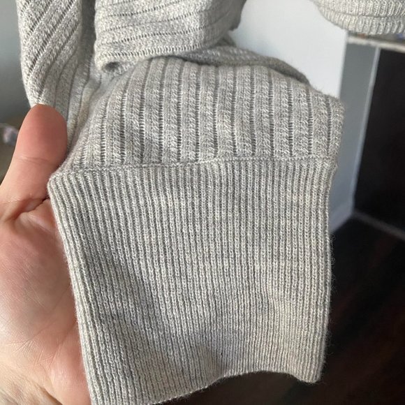 Wilfred Free x Aritzia "Lolan" Cropped, Oversized Sweater - Picture 7 of 8